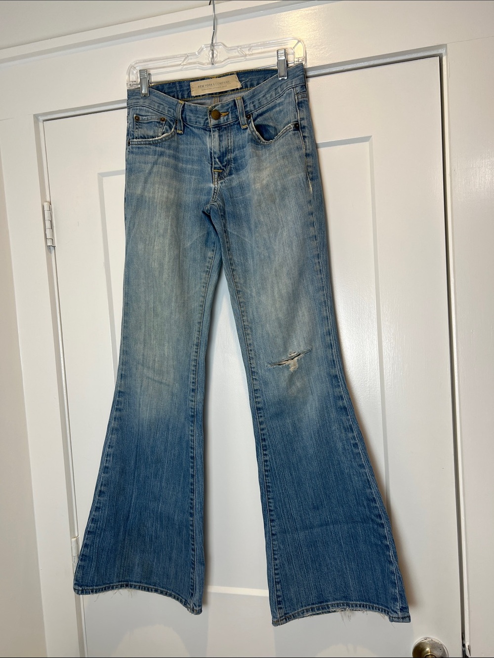 New York & Company Light Blue distressed Flared Jeans size 2/26.